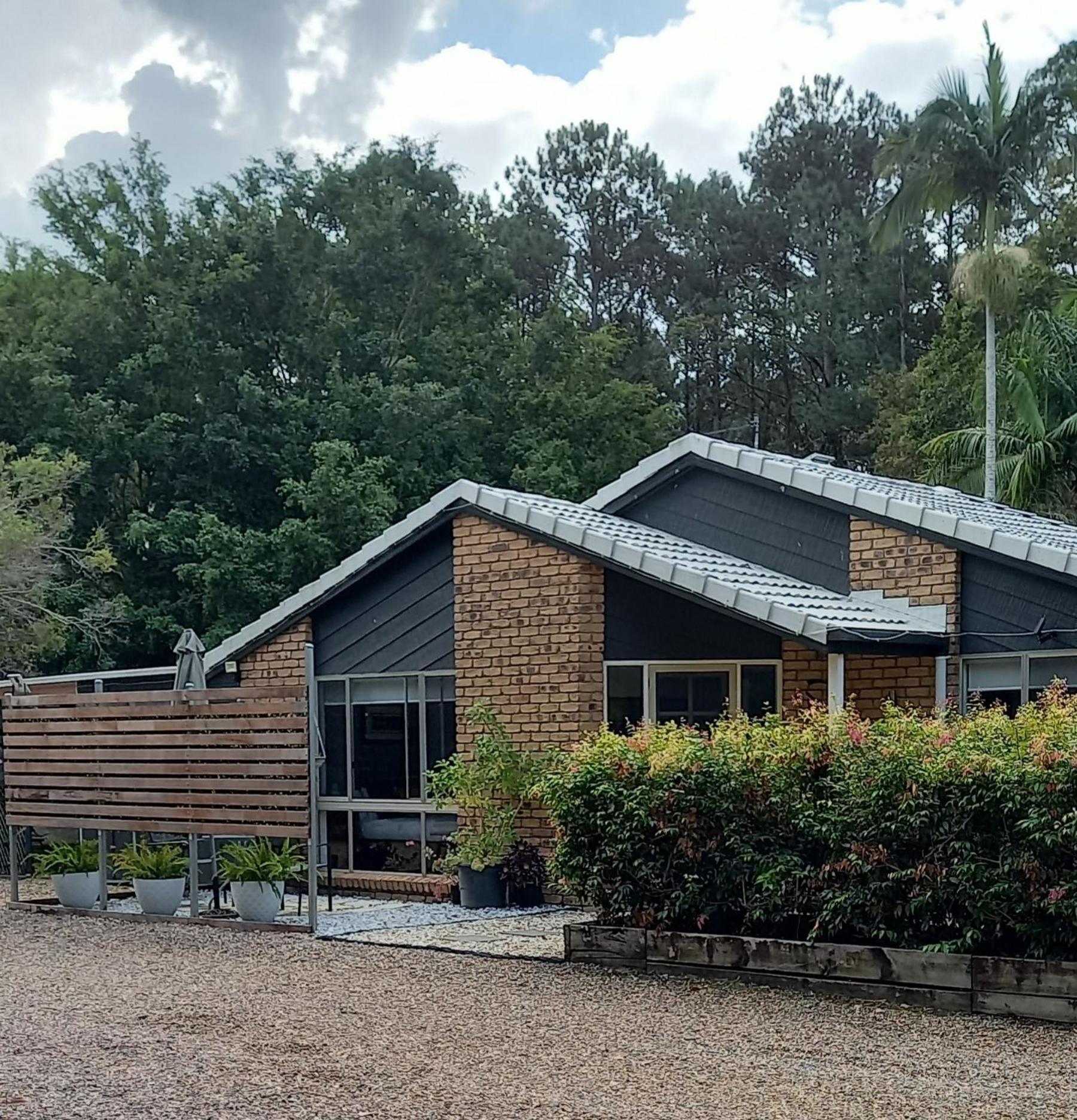 Tukawyl Retreat Landsborough Bed & Breakfast Exterior photo